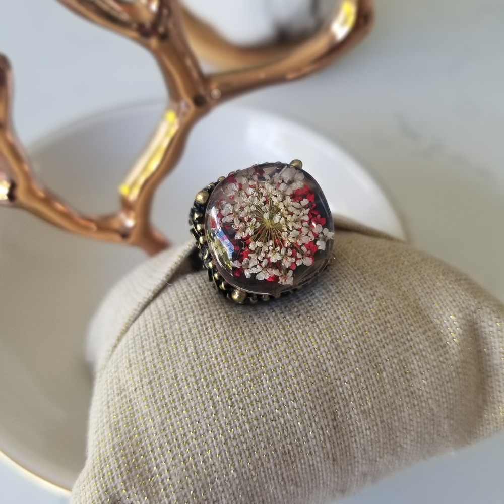 Flowers time capsule ring